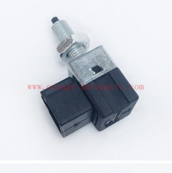 Chinese Factory For Jac Original 2 Pin 4 Pin Brake Light Switch Suitable For Jac J3 J4 J5 S3 Refine 1635206U8014 1635206U8010