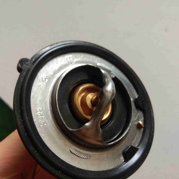 Chinese Wholesaler Auto Spare Part Engine Thermostat For Changan Alsvin