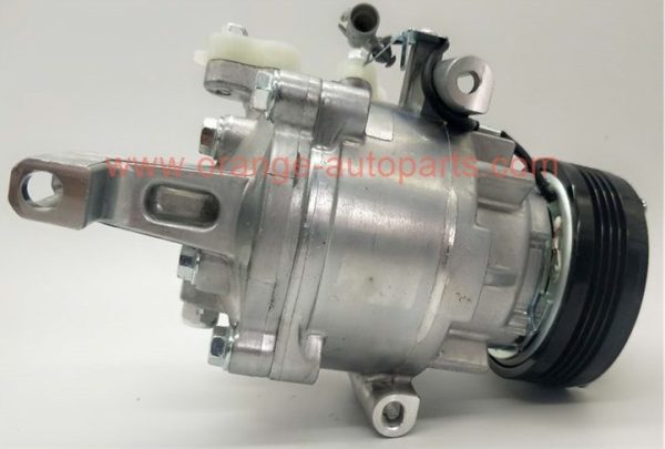 China Manufacturer 4PK Qs70 Compressor For Suzuki Swift 95201-68la1 95201-68la2 95200-68la3