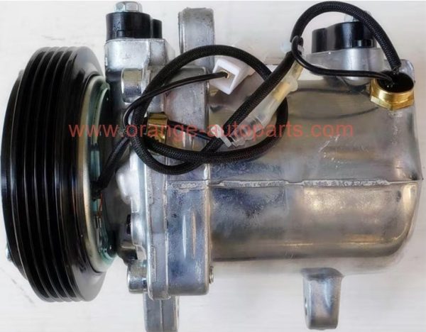 China Manufacturer 95200-60b53 95200-70ca0 95200-70ca1 Ss10lv1 4PK Compressor For Suzuki Esteem Vitara Grand Vitara