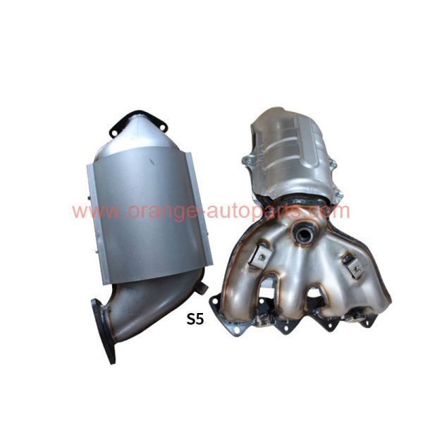 China Factory Fit Three Way Exhaust Catalytic Converter For Jac S5