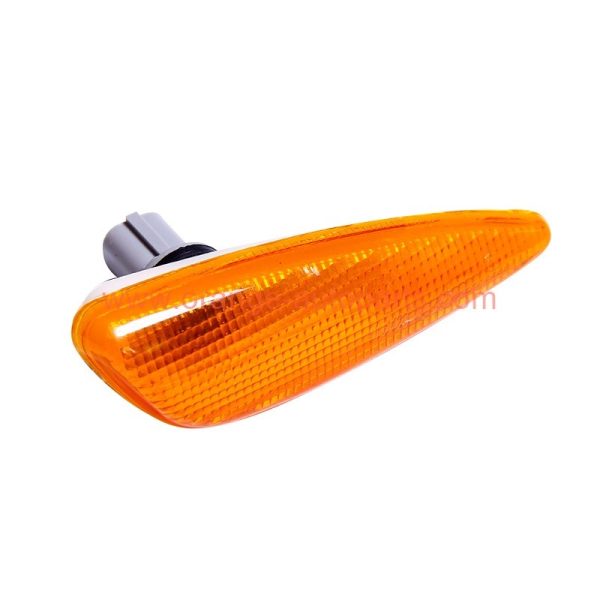 China Manufacturer L S12 3731010 R S12 3731020 Parts Yellow Small Side Lamp Yellow Side Light For S12 Chery A1