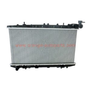 China Manufacturer Refrigerant Radiator For Nissan Sunny 21460-66y00 21460-68y00