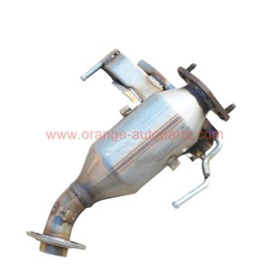China Factory Second Catalytic Converter For Mazda 8