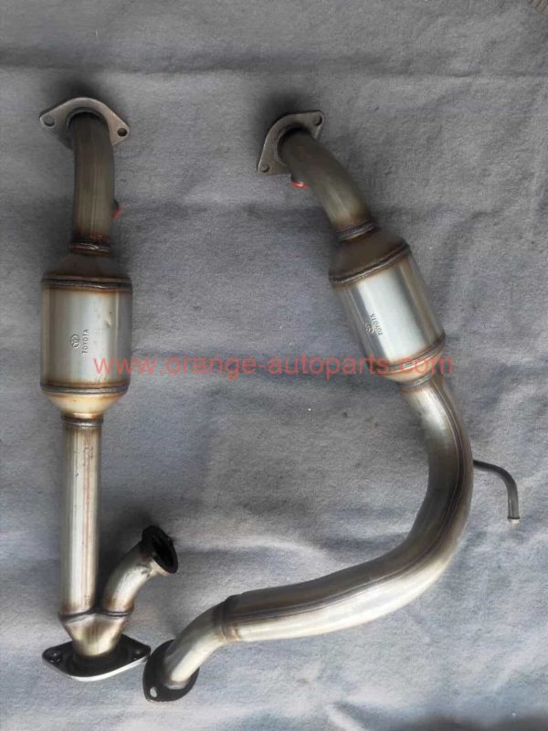 China Factory Second Part Exhaust Catalytic Converter For Toyota Prado 4000