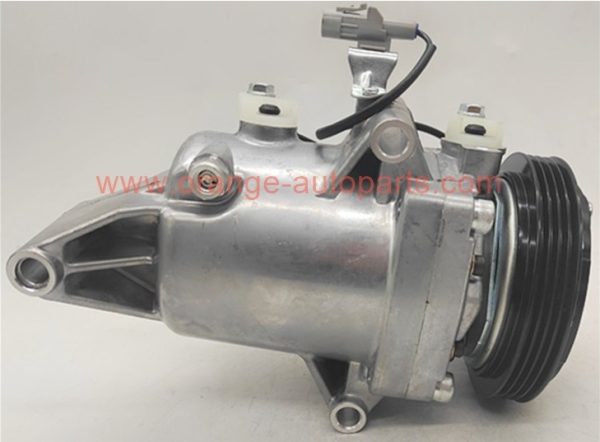 China Manufacturer System 4PK Cr08b Compressor For Suzuki Splash 9520058mb0 95200-83kkb0