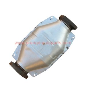 China Factory Engine Parts Exhaust Catalytic Converter For Mitsubishi Lancer With 35cm Length