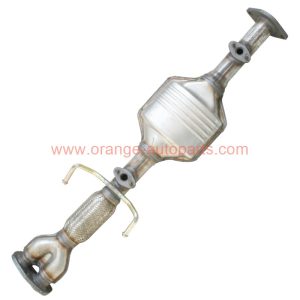 China Factory Excellent Efficiency Catalyst In Exhaust Catalytic Converters For Toyota Privia Tcr10 With Polished Stainless Steel