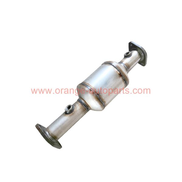 China Factory Exhaust Catalytic Converter Fit Mitsubishi Cheetah 4rb1 With