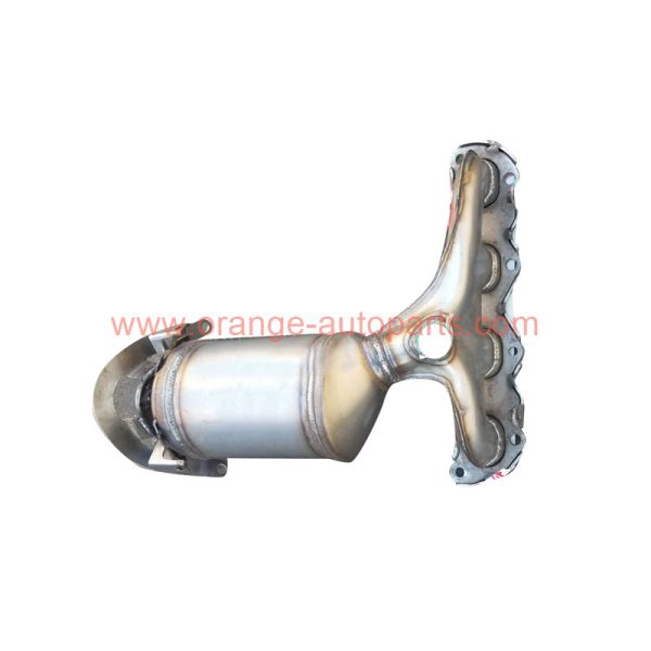 China Factory Exhaust Catalytic Converter Fit Volkswagen Golf 6 1.6 2010-2012 With Ceramic Catalyst