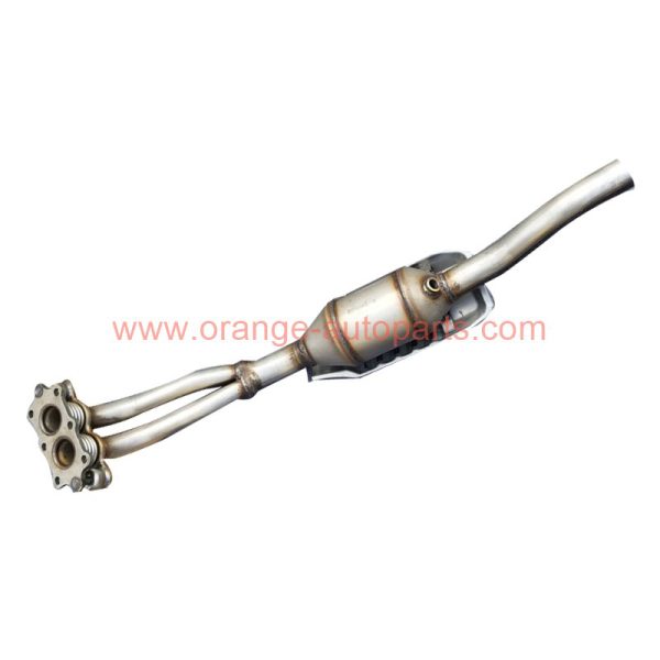 China Factory Exhaust Catalytic Converter Fit Volkswagen V W Golf 4 1.8