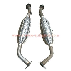 China Factory Exhaust Catalytic Converter For T Oyota Land Cruiser Wigh