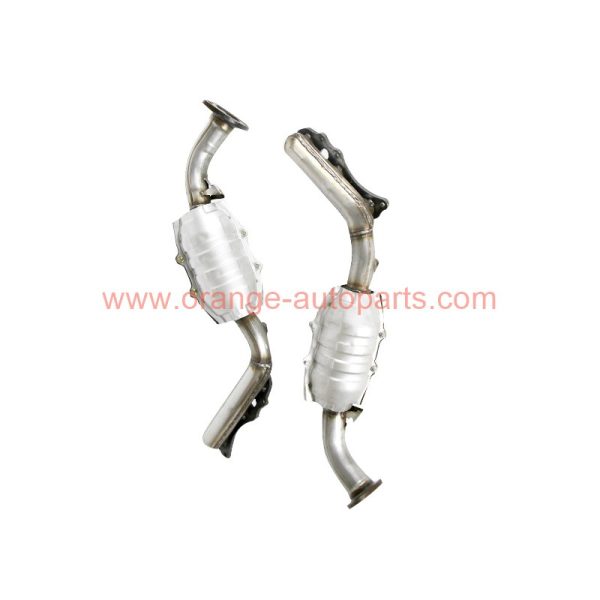 China Factory Exhaust Catalytic Converter For Toyota Land Cruiser