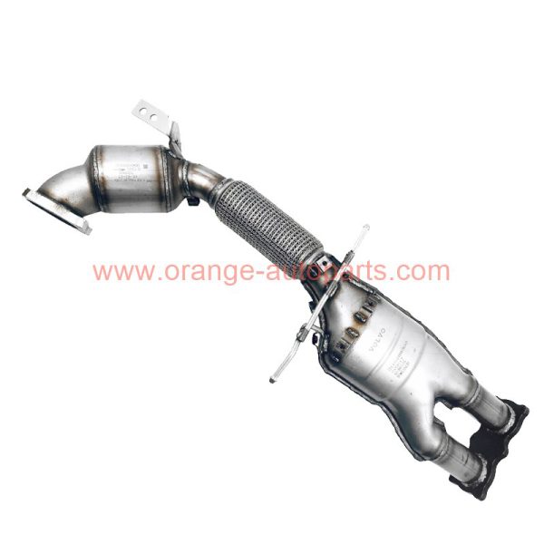 China Factory Exhaust Manifold Catalytic Converter For Volvo Xc90 2.5t