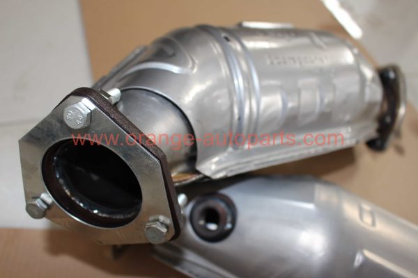 China Factory Fit Catalytic Converter For Volkswagen Vw Passat B5 1.8t