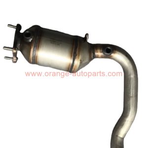 China Factory Fit Exhaust Catalytic Converter Fit Chery Eastar Cross