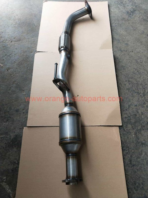 China Factory Fit Old Camry Japanese Car Second Catalytic Converter