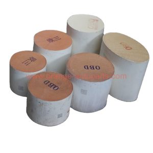 China Factory Honeycomb Filter Exhaust Ceramic Catalyst 400cpsi Used For Car Catalytic Converter