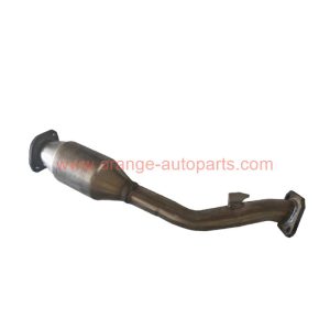 China Factory Second Part Catalytic Converter Fit Nissan Paladin 3.3 V6