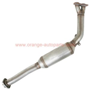 China Factory Second Part Exhaust Catalytic Converter For Baic Toyota Prado 3400