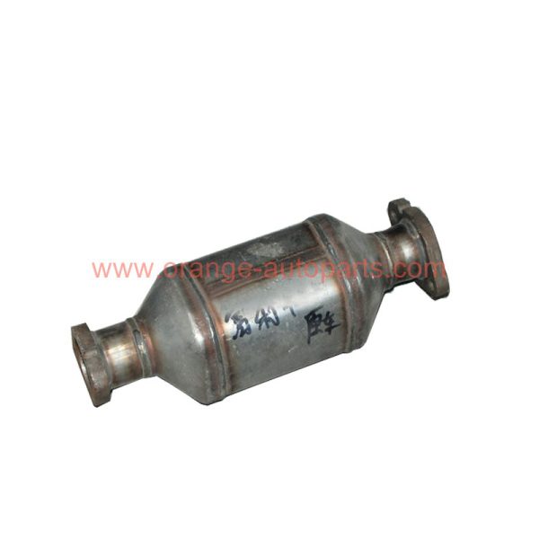 China Factory Soueast Fulika Catalytic Converter