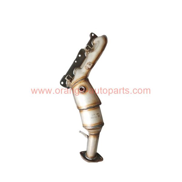 China Factory Stainless Steel Three Way Catalytic Converter For Nissan D22 Pick Up