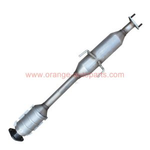 China Factory Stainless Steel Three Way Middle Catalytic Converter For Hyundai Sonata 8