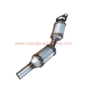 China Factory Three Way Catalytic Converter For Toyota Prius 2010-2015 1.8l