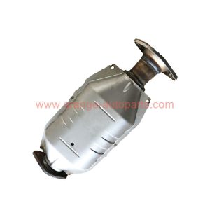 China Factory Three- Way Exhaust Catalytic Converter Fit Mitsubishi Pajero Second Part