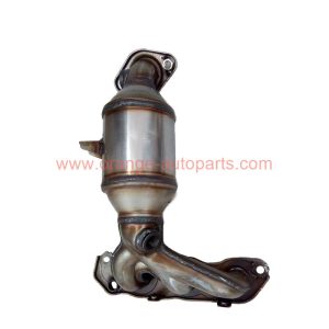 China Factory Three Way Exhaust Manifold Catalytic Converter For Zotye Z100 With Ceramic Catalyst