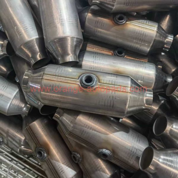 China Factory Universal Round Catalytic Converter With Ceramic Substrate Catalyst For Car Exhaust System